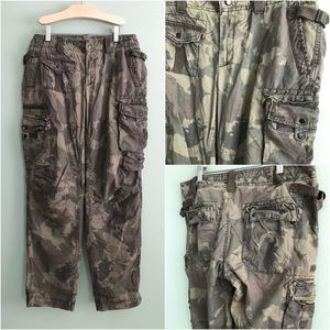 Gap Casual Utility Cargo Pants with Multi Pockets